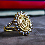 Load image into Gallery viewer, Personalized women’s university ring in gold, featuring a stone and refined details. A perfect gift for recent graduates.