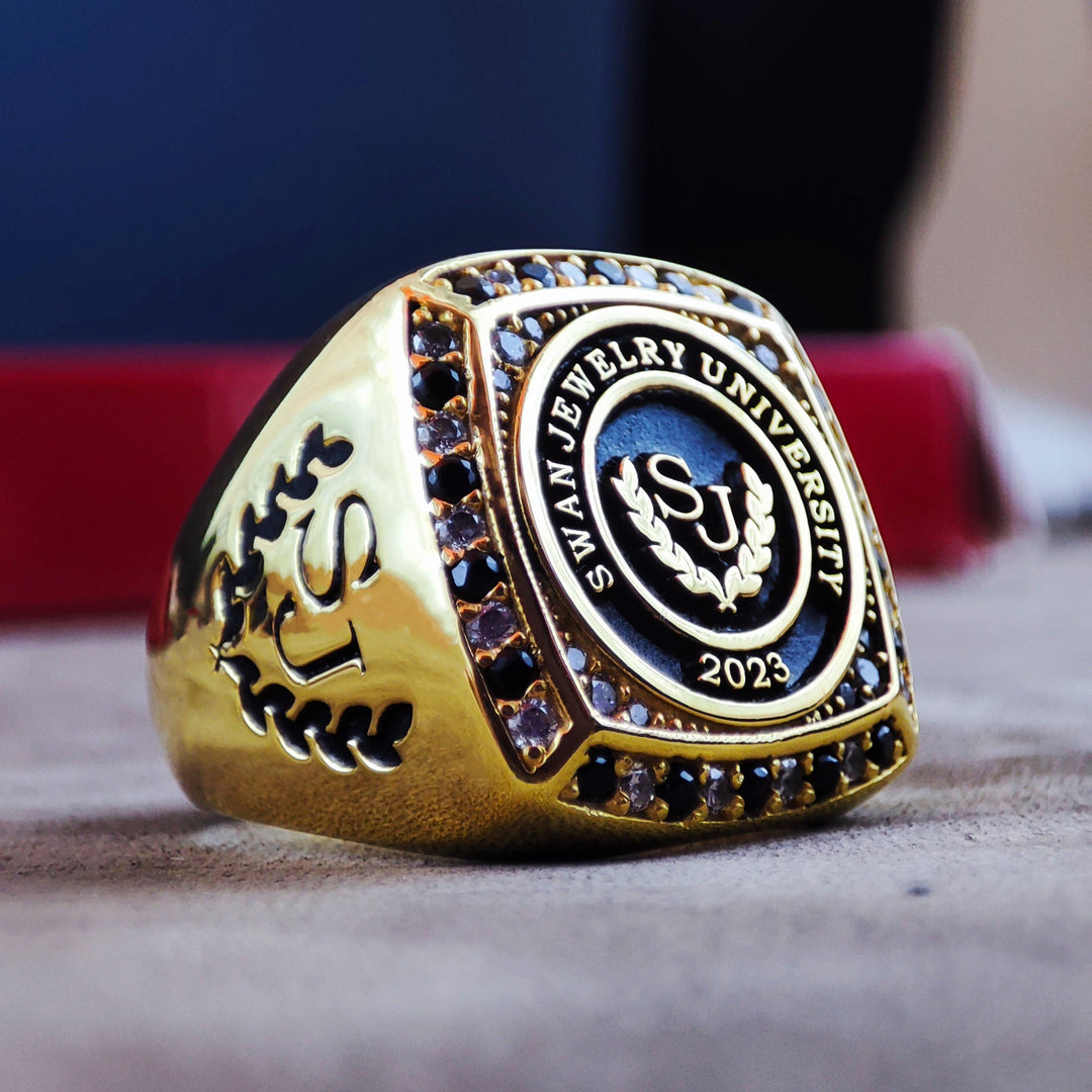 Men’s university ring in gold-filled finish, designed with a radiant stone. This ring is perfect for celebrating milestones with a touch of glamour.
