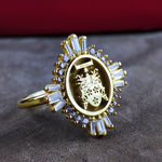 Load image into Gallery viewer, A personalized women's crest ring, featuring an intricately engraved coat of arms. This custom family signet is a unique and noble heirloom piece, crafted for those who value their lineage. Designed for elegance and history lovers alike, this refined ring is a perfect gift for marking family pride and heritage in a stylish way.