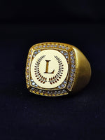 Load image into Gallery viewer, Gold men’s signet ring with personalized letter engraving. This minimalist ring offers both style and sentiment, perfect for any occasion.