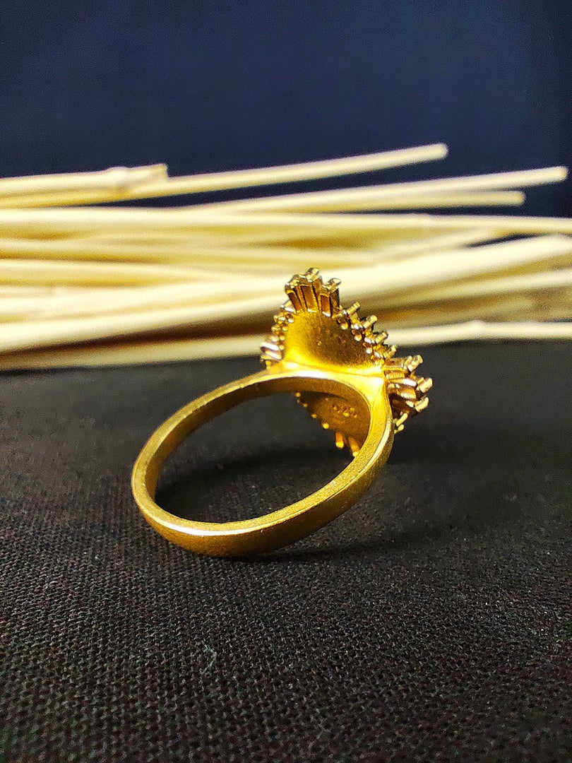 This delicate yet bold university ring features a baguette stone set in high-quality gold vermeil, making it a refined symbol of academic success. The elegant class signet ring is designed for women who appreciate both sophistication and meaning in their jewelry. A timeless and personalized graduation gift, crafted for students and alumni looking to cherish their educational journey.