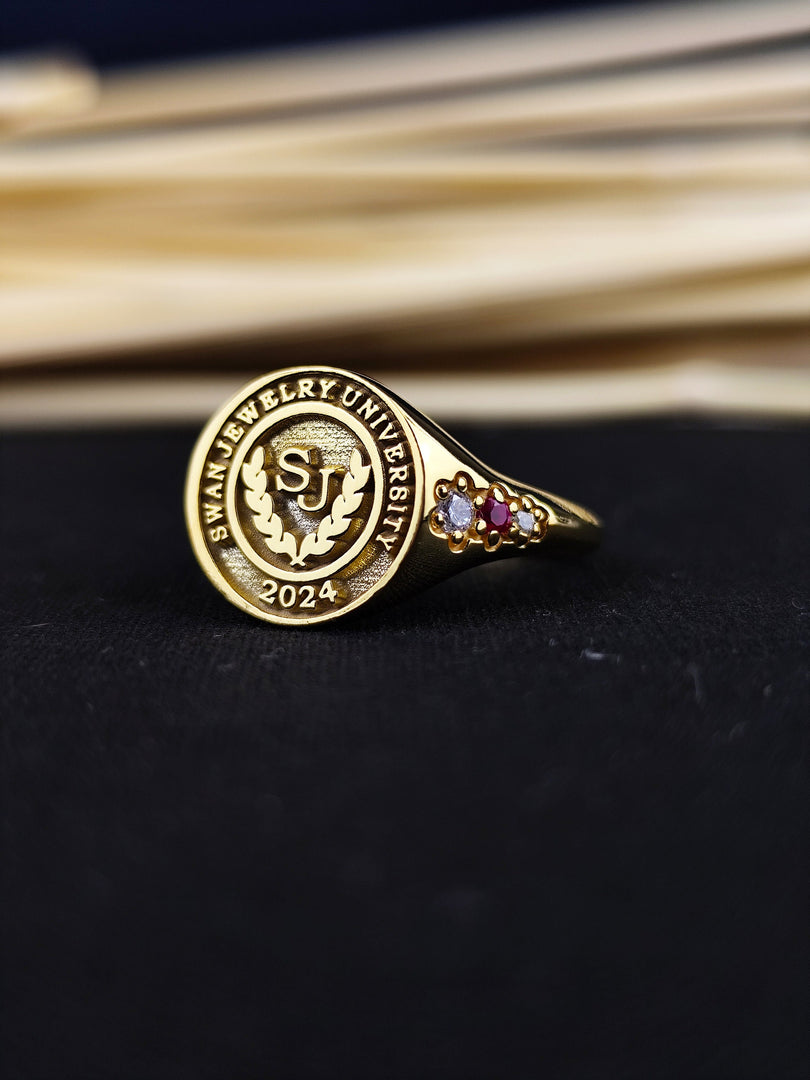Gold-plated college ring for women, featuring a minimalist design. A sophisticated addition to any jewelry collection for academic pride.