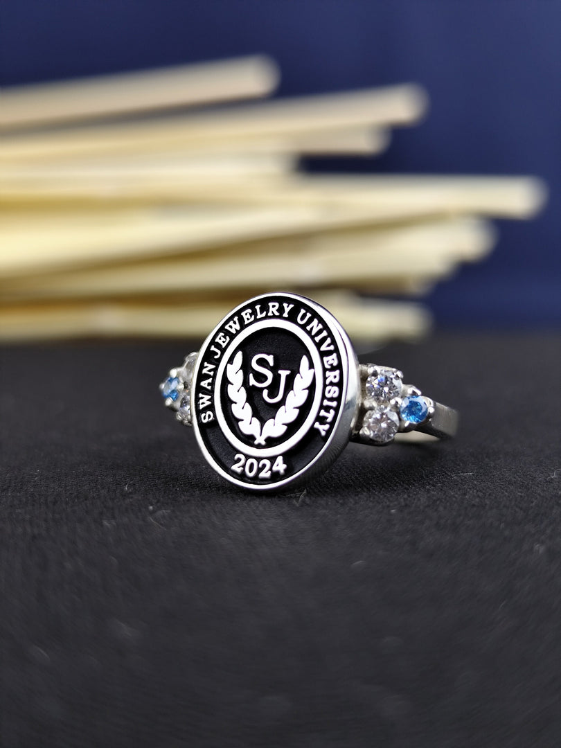 Unique college ring with a stone, designed for women who value academic achievements. This ring is ideal for alumni and recent graduates, adding sophistication to daily wear.