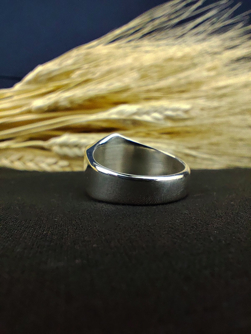 Handcrafted Masonic ring with a polished finish, ideal for Masonic ceremonies