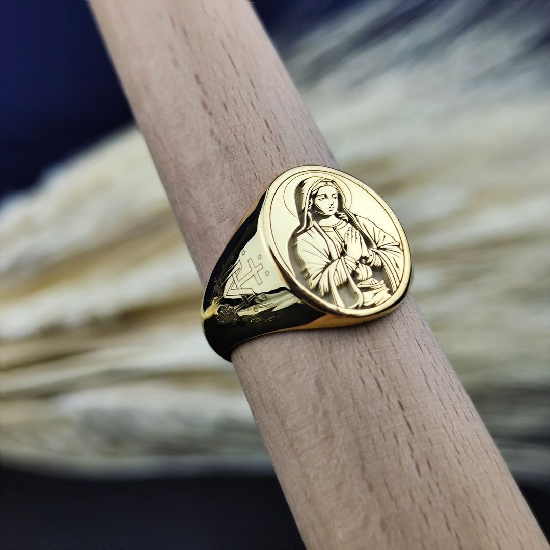 Silver Virgin Mary ring, a delicate and meaningful gift for those who cherish religious faith.