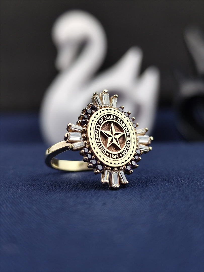 This elegant 14K gold university ring with a baguette gemstone is a sophisticated tribute to academic achievement. Designed as a timeless class ring for women, it is perfect for celebrating graduation or as an heirloom-quality keepsake. A simple yet stunning jewelry piece that adds a touch of luxury to any collection.