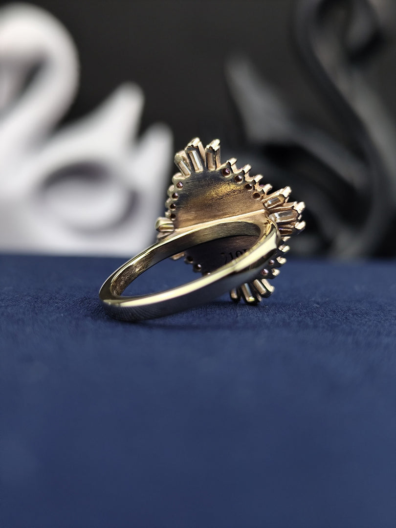 Mark your academic milestone with this exquisite 14K gold baguette university ring, designed for women who appreciate fine craftsmanship. The baguette stone adds a delicate yet radiant touch, making it a standout graduation ring. A sophisticated and meaningful gift that represents success, making it an essential piece of alumni jewelry.