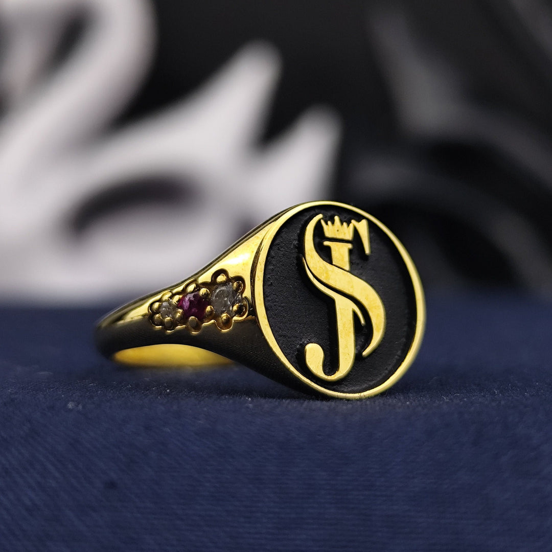 This exquisite gold-plated name ring features a custom engraving and a delicate gemstone, making it a perfect symbol of love and identity. Designed for women, this elegant ring is ideal for stacking or wearing alone as a statement piece. Whether for a birthday, anniversary, or personal keepsake, this customized jewelry piece is both stylish and meaningful.