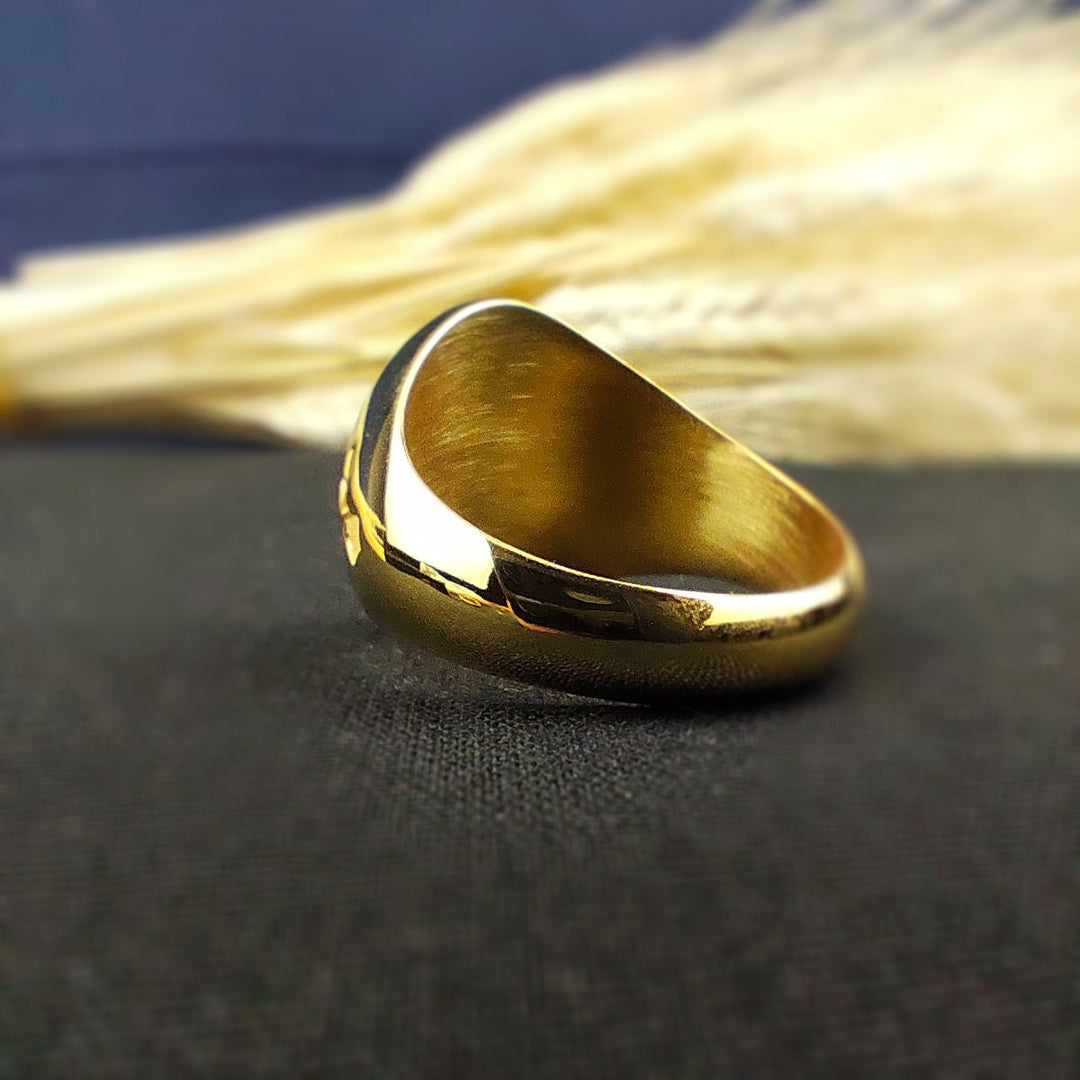 Custom Marian ring in gold, featuring the Virgin Mary, ideal for gifting or personal spiritual expression.