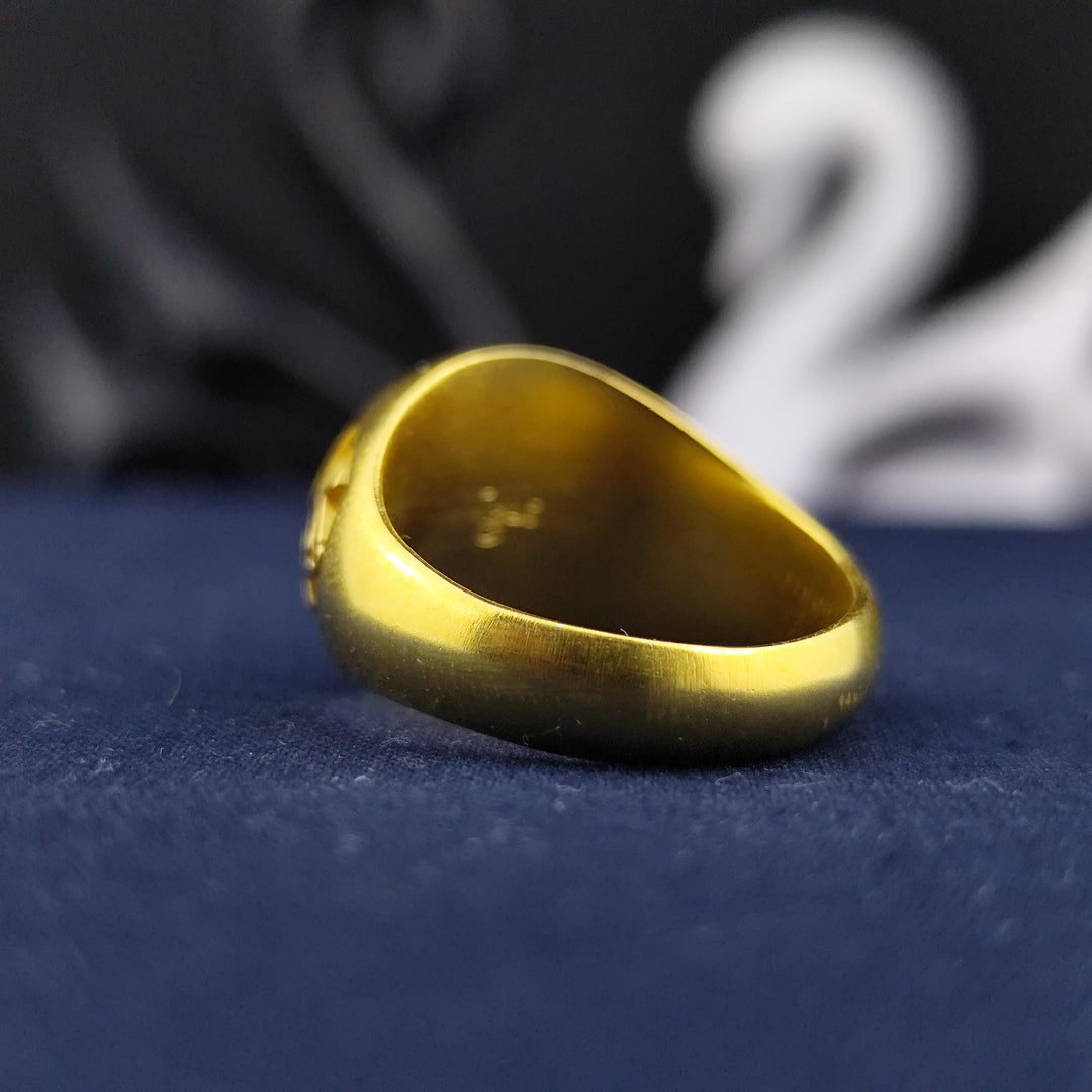 Custom Mason ring with a unique design, crafted in gold. A beautiful accessory for Masons who value tradition with a touch of modern style.