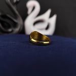 Load image into Gallery viewer, Black oval gold-filled ring designed for men and women, combining boldness with simplicity. A perfect everyday accessory.