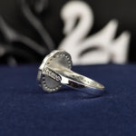 Load image into Gallery viewer, White stone women’s class ring, blending simplicity and sophistication. A versatile university ring suitable for daily wear or special occasions.