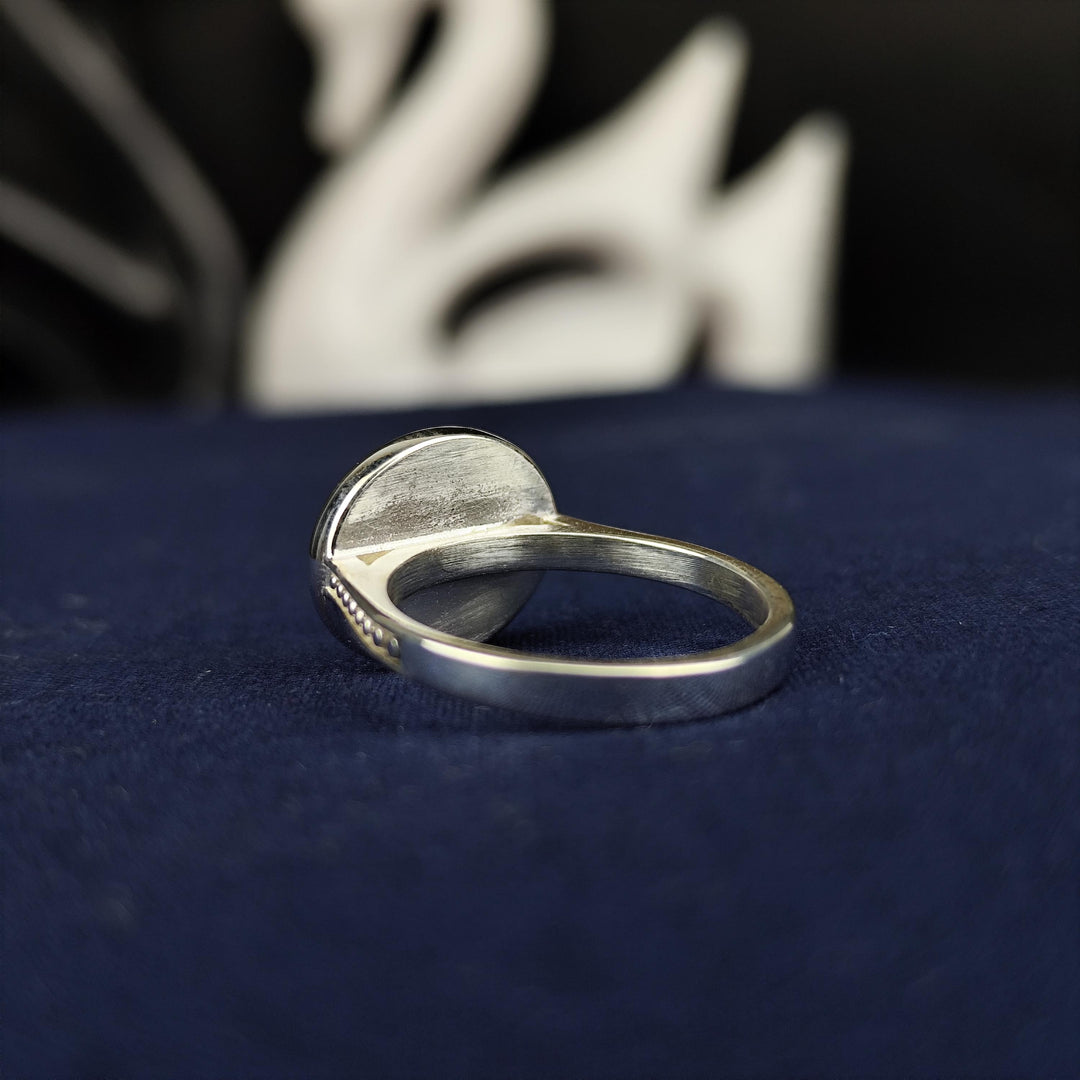 Custom women’s stone ring with a sparkling finish, crafted for those who value style and refinement. Perfect for any occasion.