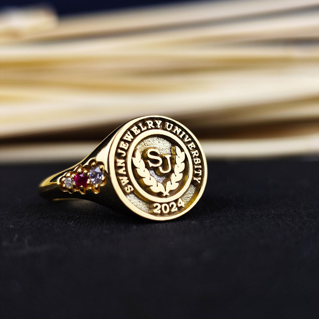 Personalized university ring for women, crafted in gold-plated finish with a sleek and simple design. Perfect for proud graduates.