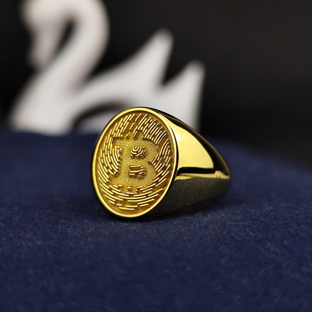 Stylish blockchain ring with a unique Bitcoin emblem, blending luxury and innovation. A must-have accessory for crypto traders and enthusiasts.
