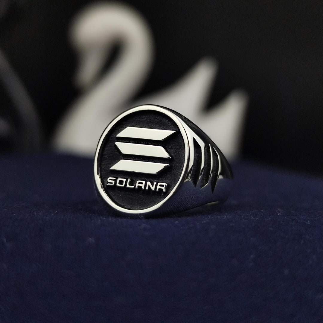 Stylish blockchain-inspired Solana ring in high-quality silver, offering a timeless and sophisticated look for investors and blockchain enthusiasts.