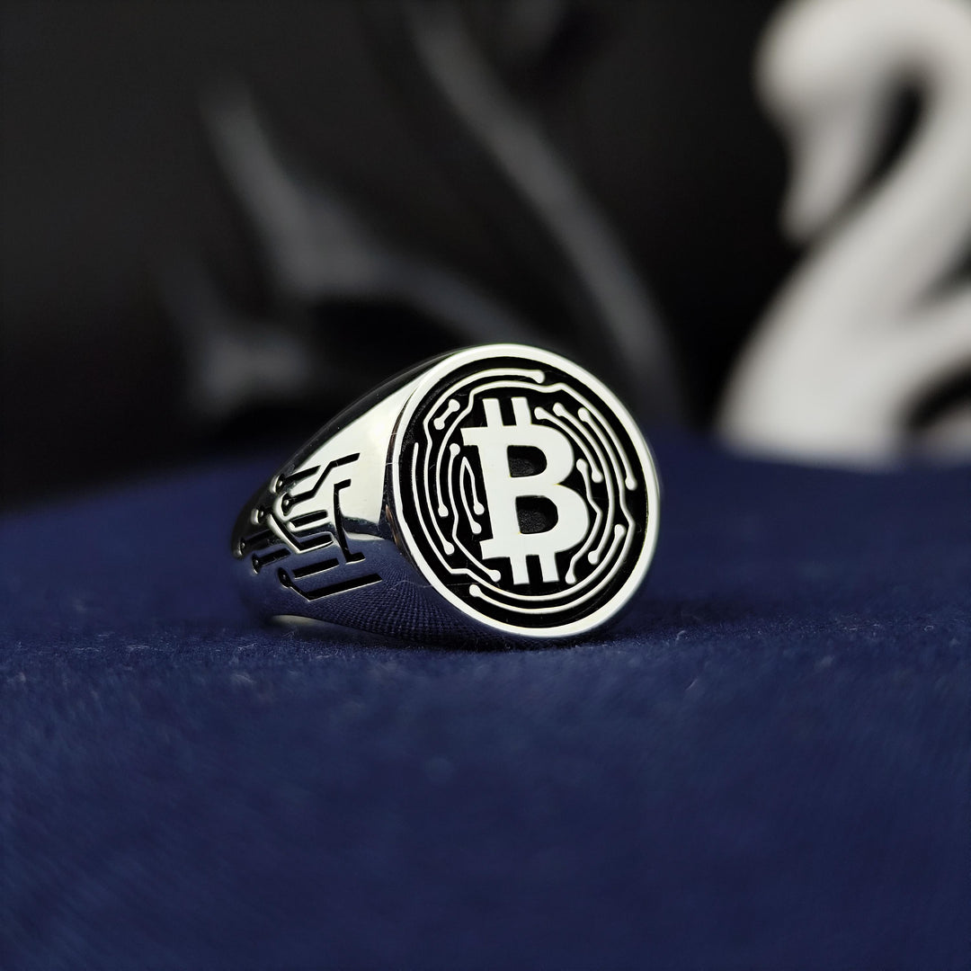 Custom silver Bitcoin ring with a refined design, blending elegance with the power of cryptocurrency. A unique gift for crypto traders and digital asset investors.