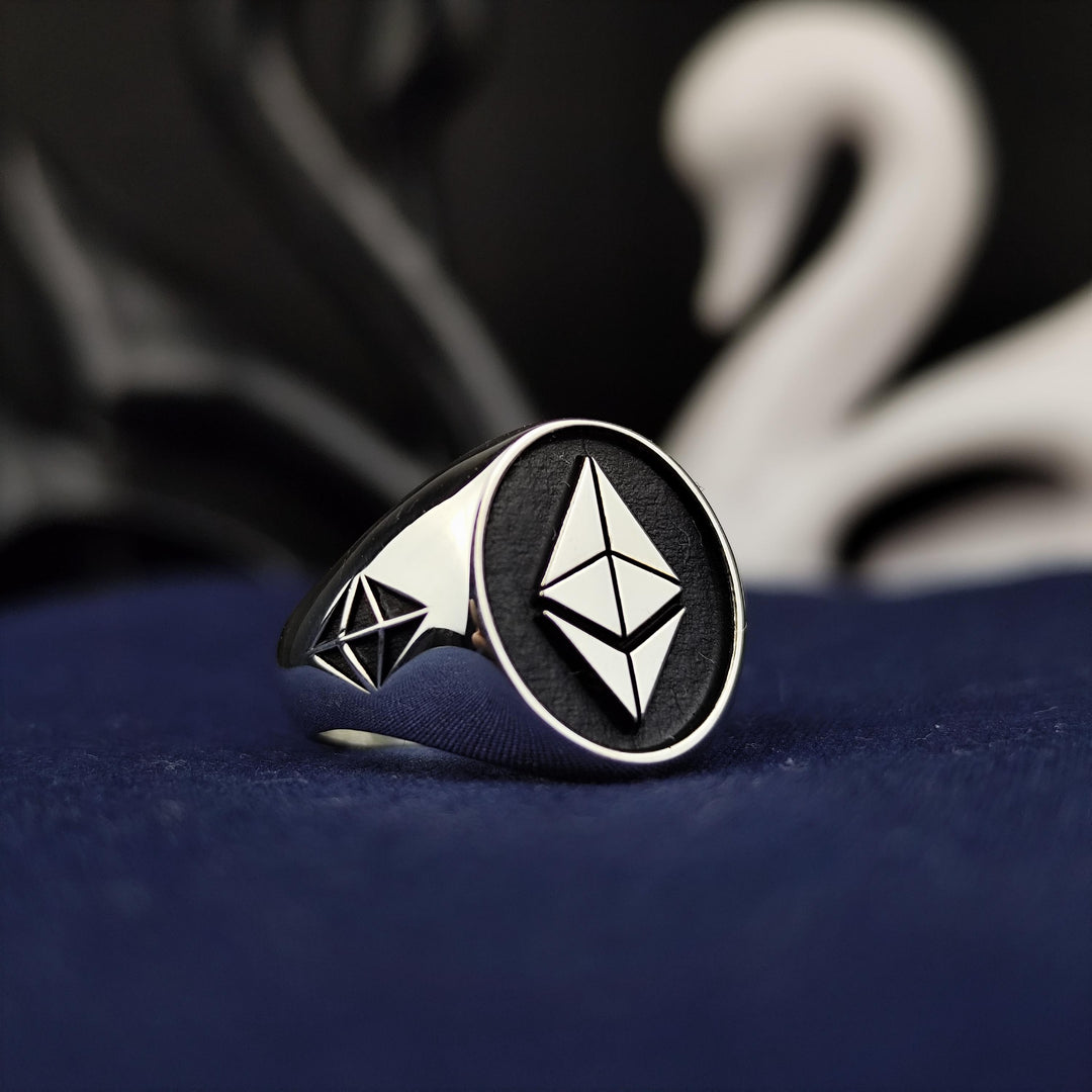 Stylish silver Ethereum jewelry piece, crafted for digital asset enthusiasts who appreciate elegant and meaningful accessories. A versatile piece that enhances any outfit.
