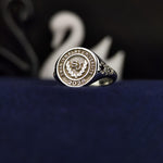 Load image into Gallery viewer, Elegant women’s school ring featuring three stones, blending simplicity with timeless style. A versatile piece for daily wear or special occasions.