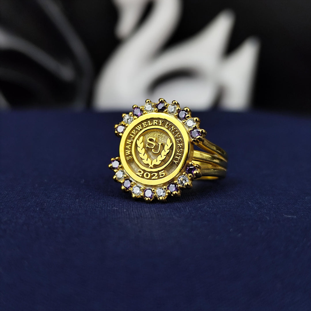 Personalized women’s university ring, featuring a sleek and modern design. Ideal for daily wear or as a keepsake to commemorate milestones.