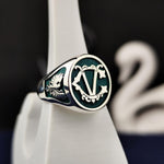 Load image into Gallery viewer, This minimalist and stylish custom signet ring features two engraved letters, making it a perfect personalized jewelry gift. Ideal for men and women, this name or surname ring is great for birthdays, anniversaries, or weddings. Its sleek and polished finish ensures a timeless and elegant look for any occasion.