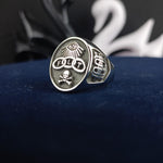 Load image into Gallery viewer, Classic FLT Odd Fellows ring with a detailed Triple Link design, embodying the deep values of unity and truth in the Freemason community. A finely crafted silver signet ring, perfect for daily wear or ceremonial occasions. This handcrafted Masonic jewelry piece is an excellent gift choice for fraternity members, collectors, or those who admire the legacy of Odd Fellows. A meaningful accessory that connects past traditions with modern elegance.