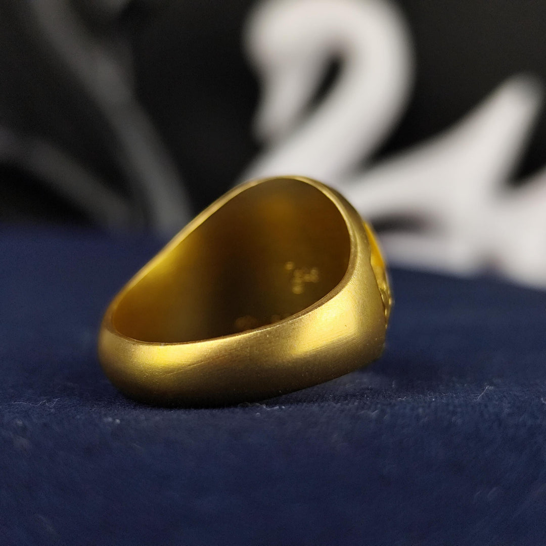 Stunning FLT Masonic ring in high-quality vermeil, featuring a bold Triple Link emblem. This Odd Fellows signet ring is made with gold-plated sterling silver for a sophisticated yet durable finish. A perfect gift for Freemasons and collectors who appreciate symbolic jewelry. Designed with meticulous craftsmanship, this unique piece represents unity and truth, making it a meaningful addition to any Masonic collection or lodge attire.