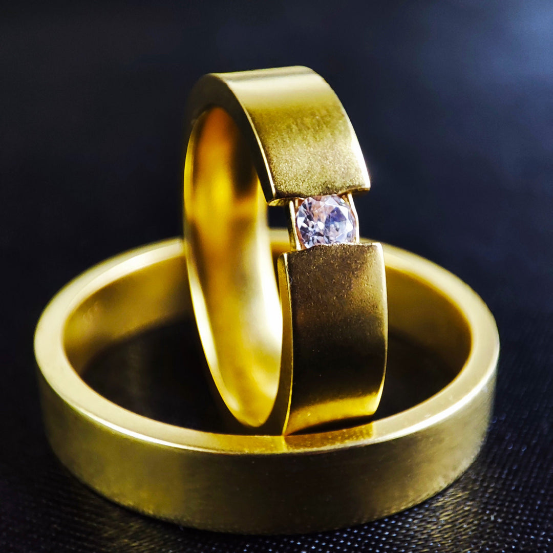 Celebrate your love with these elegant gold vermeil engagement rings, designed for couples looking for stylish and meaningful wedding bands. Crafted with a high-quality gold-plated finish, these rings are perfect as promise bands, engagement rings, or wedding sets. A refined and timeless jewelry piece that symbolizes devotion and commitment.