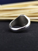 Load image into Gallery viewer, Custom heraldic ring with detailed coat of arms engraving, available in gold or silver. Ideal for celebrating lineage, this ring is a timeless way to honor family history.
