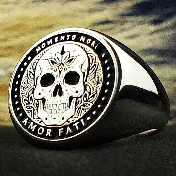Customizable Memento Mori ring symbolizing the reminder of mortality