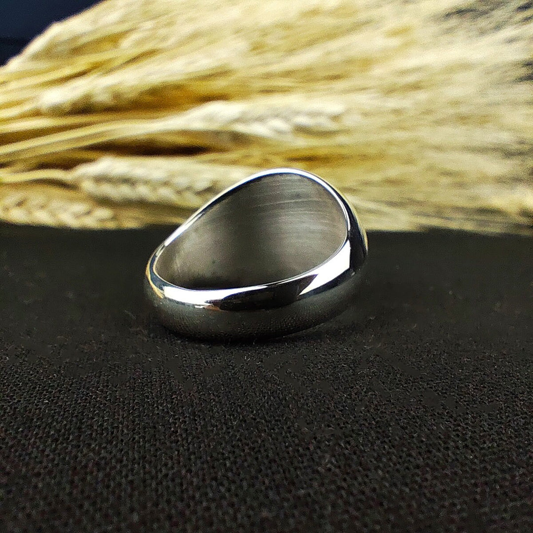 Custom engraved Memento Mori ring, a thoughtful and meaningful gift