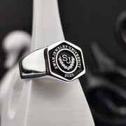 Silver university ring with a hexagonal style, blending modern craftsmanship with a timeless design. Ideal for proud graduates.