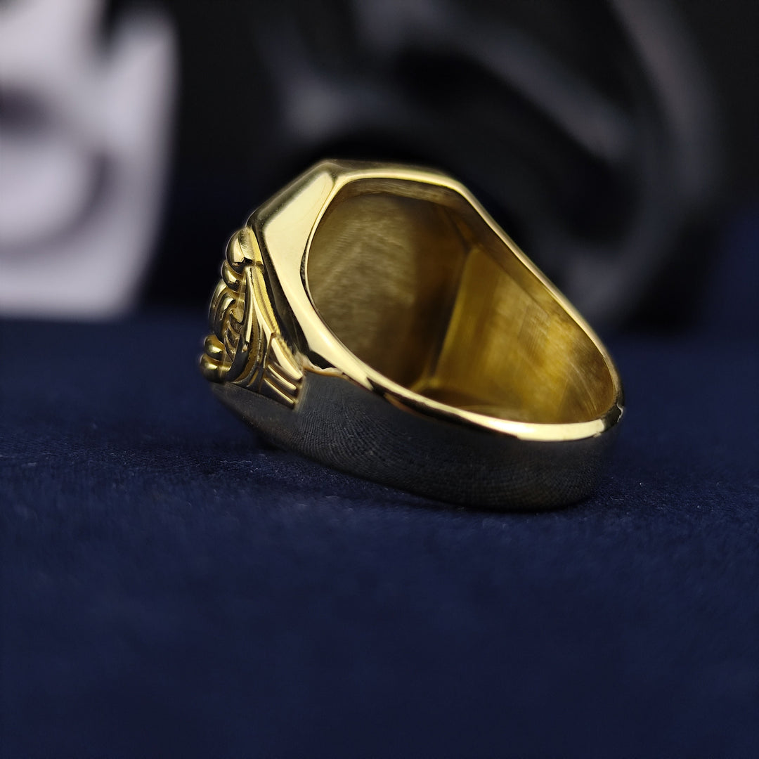 Personalized Men's Custom Coat of Arms Signet Ring with Family Crest