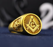 Unique Mason ring crafted in high-quality gold, featuring a distinct Freemason emblem. This elegant ring is ideal for those who appreciate unique Masonic designs.