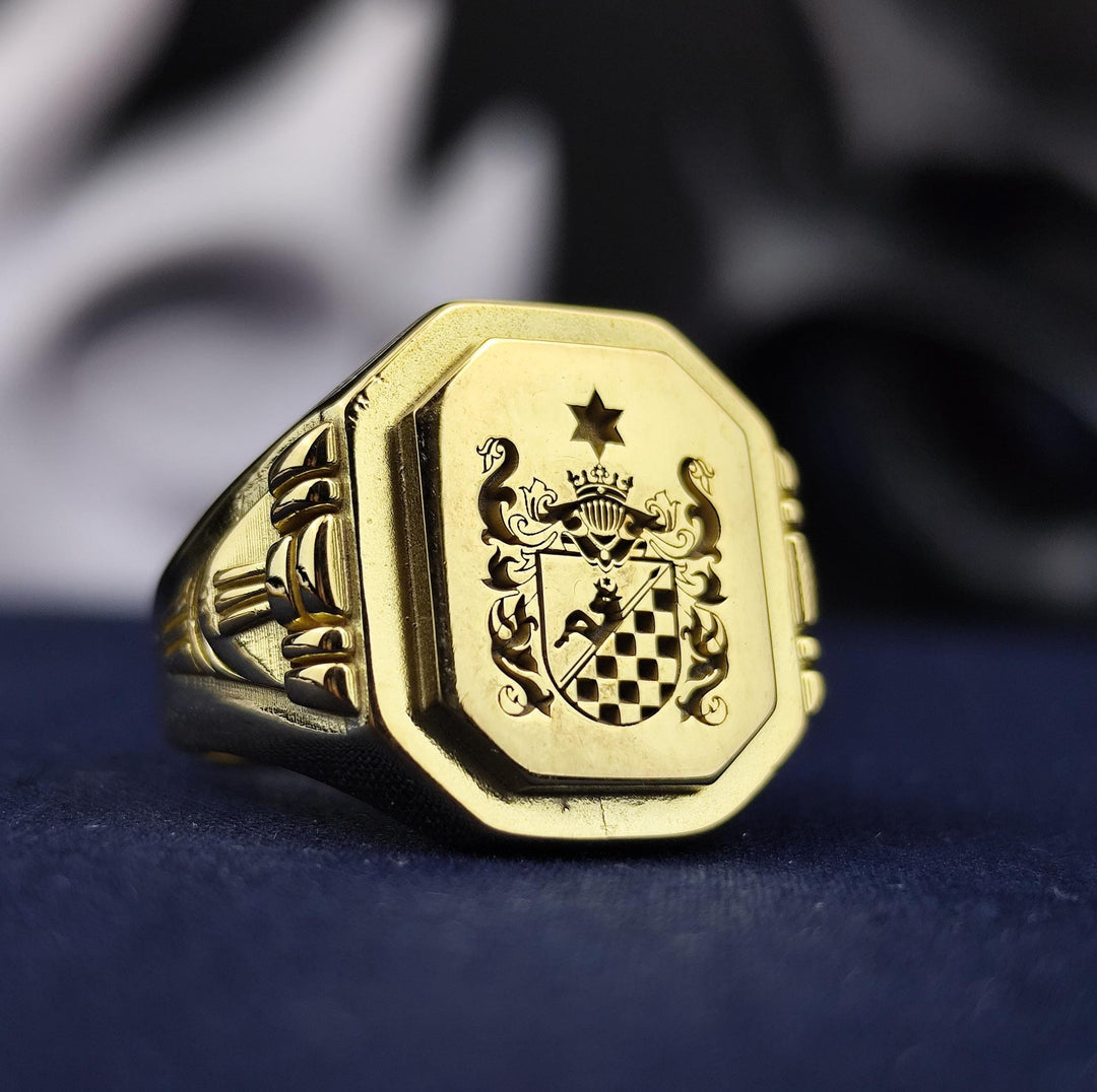 Personalized Men's Custom Coat of Arms Signet Ring with Family Crest