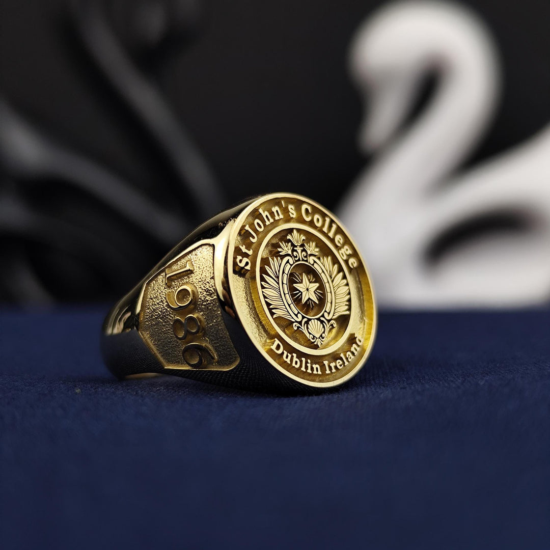 Custom gold-plated graduation ring with a sleek design, crafted for men and women. Perfect for honoring milestones in style.