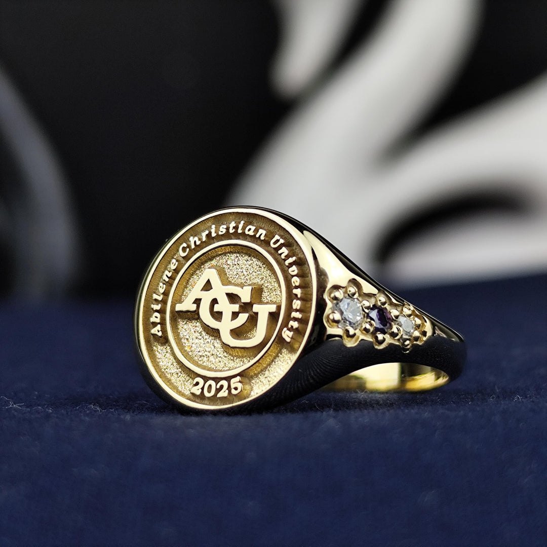 This custom minimalist college ring is an elegant and dainty jewelry piece, designed for women who appreciate simplicity. Crafted in gold or silver, this lightweight university signet ring is ideal for daily wear. A perfect graduation gift or meaningful keepsake for students and alumni, celebrating academic success in a subtle and sophisticated way.