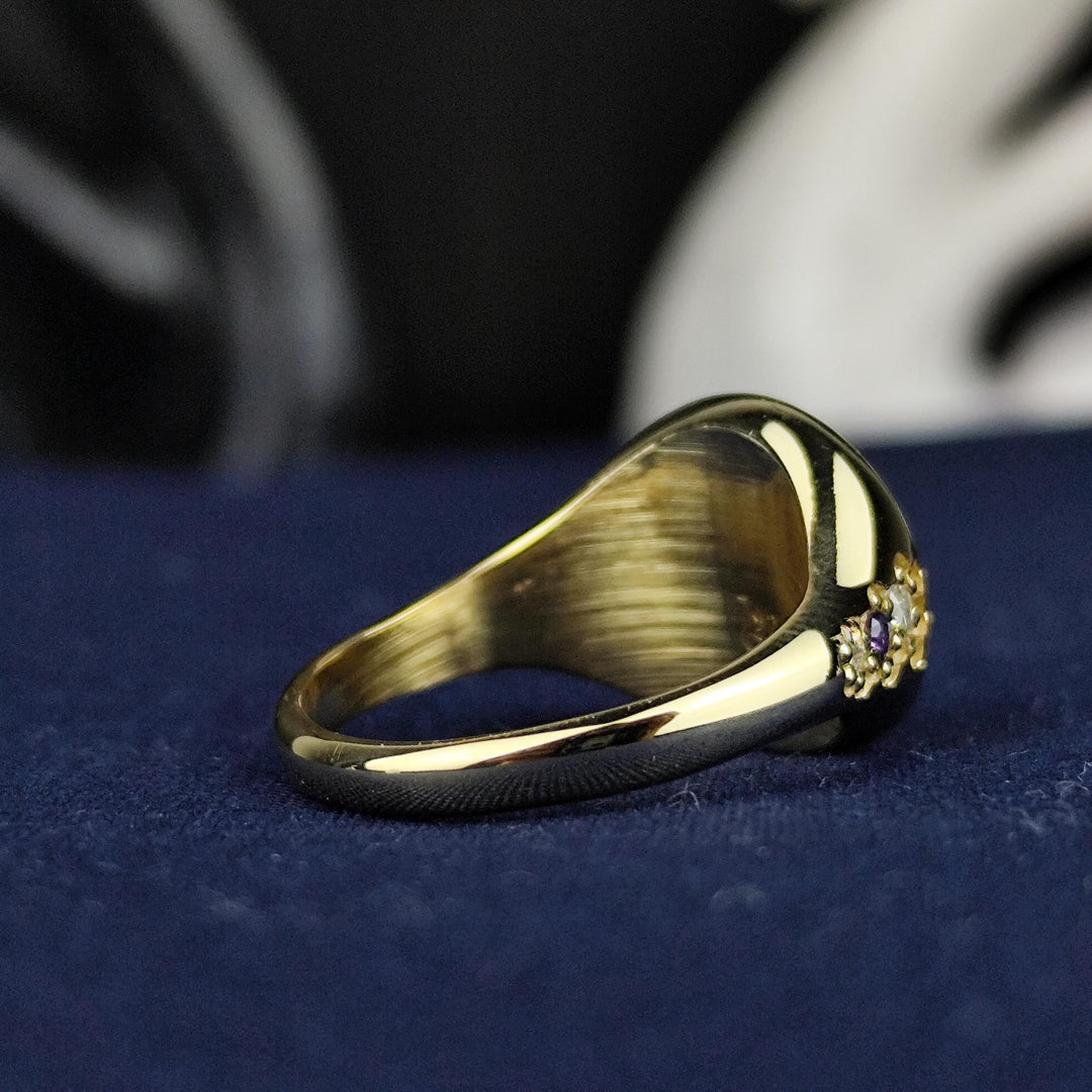 This minimalist school ring is a chic and contemporary jewelry piece, designed for women who prefer understated elegance. Available in gold or silver, this delicate university ring is a perfect way to commemorate graduation. Whether worn daily or on special occasions, its simple yet sophisticated design makes it a timeless keepsake.