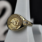 This minimalist women's university ring is a delicate and timeless piece, crafted for graduates who appreciate sleek and elegant jewelry. Made in gold or silver, this dainty signet ring symbolizes academic achievement in a refined way. Designed for daily wear or special occasions, it is a stylish and sophisticated gift for students, alumni, or anyone celebrating their educational journey with a subtle, meaningful keepsake.