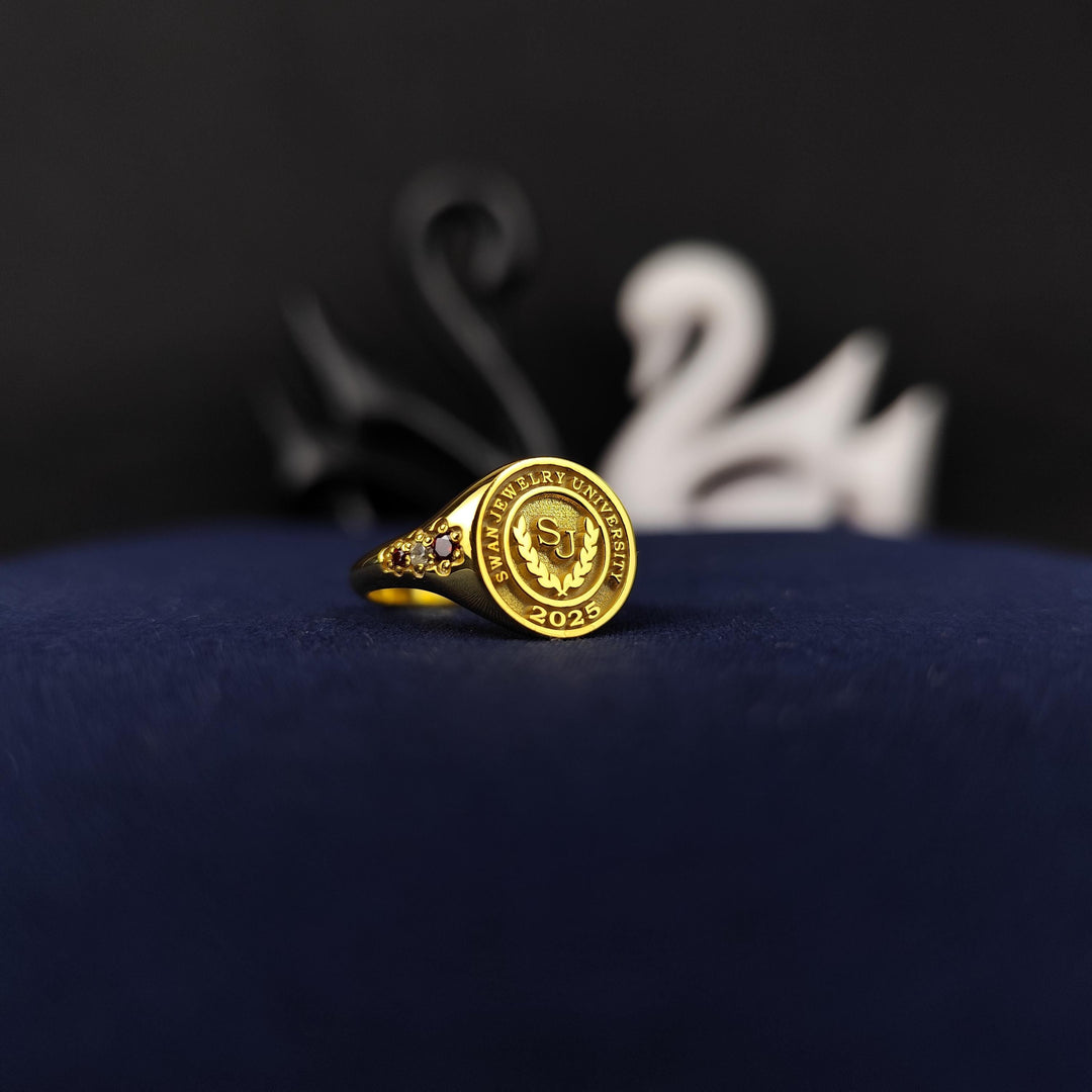 Minimalist gold-plated women’s university ring with a sleek design, ideal for marking milestones in education with sophistication and style.
