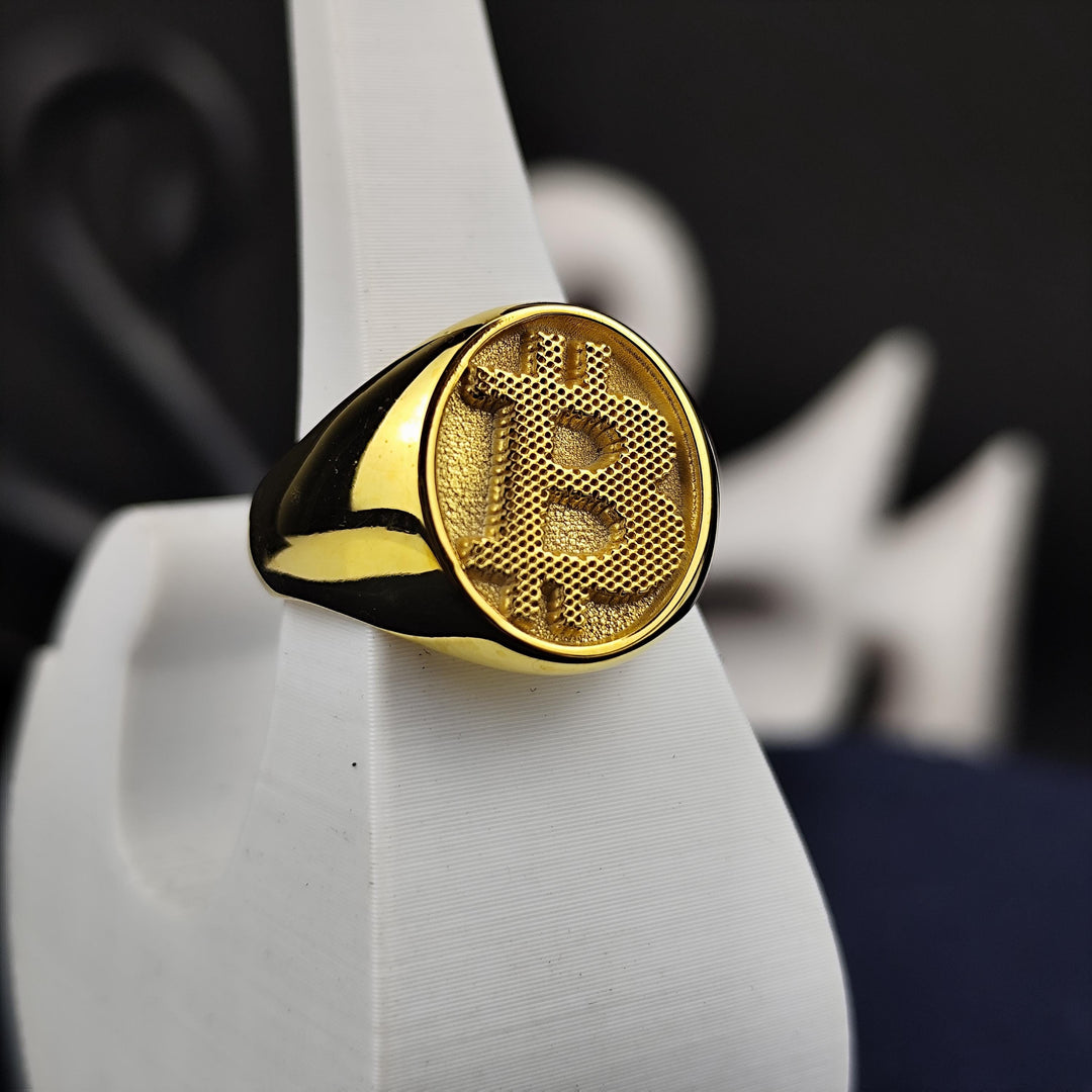 Unique BTC ring crafted in gold, offering a blend of luxury and innovation. A fashionable accessory representing the future of digital assets.